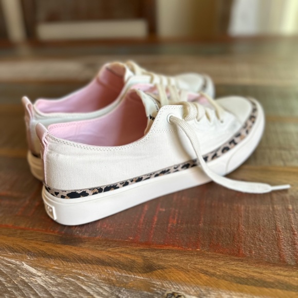 ๐ฅ๐๐KATE Spade! Kaia Leopard Print Trim Canvas Sneakers in cream-NEW!!๐๐๐ฅ - Picture 16 of 16